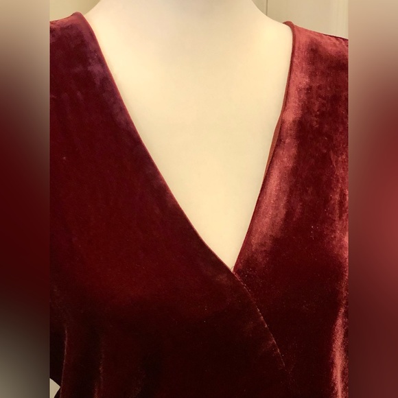 J. CREW Velvet Faux Wrap V-Neck Peplum Hem Long Sleeve Wine Blouse Sz 10 NWT - Picture 6 of 15